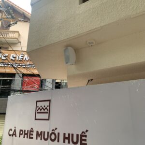 Loa hộp treo tường 30W lắp đặt cho quán cafe