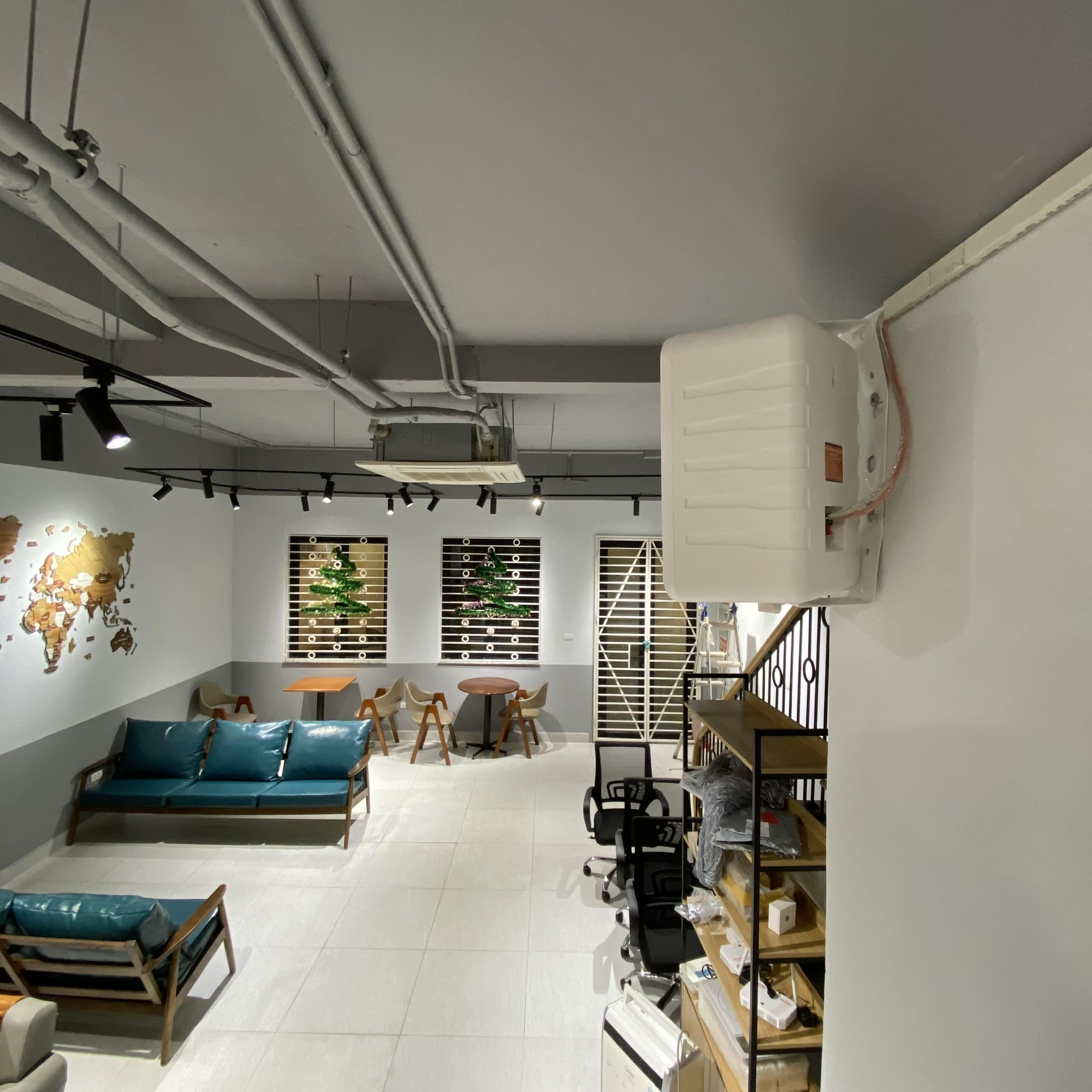 Loa treo tường cho quán cafe nhỏ